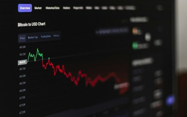 Crypto Warning: Arthur Hayes Foresees Short-Term Market Crash Linked To Interest Rate Cuts