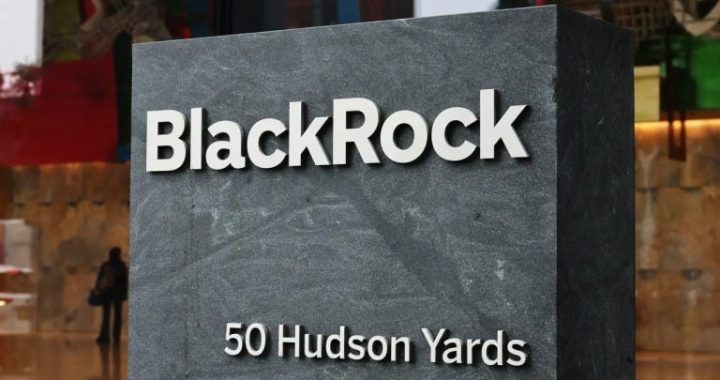 Blackrock’s Bitcoin Fund Tops 500,000 BTC as US ETFs Draw $353M in Inflows