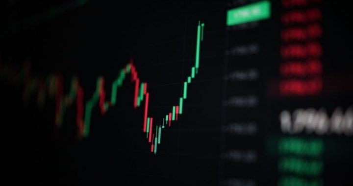 New BTC Milestone: Top Crypto Asset Surges Past $109,000, Selkis Warns Trump