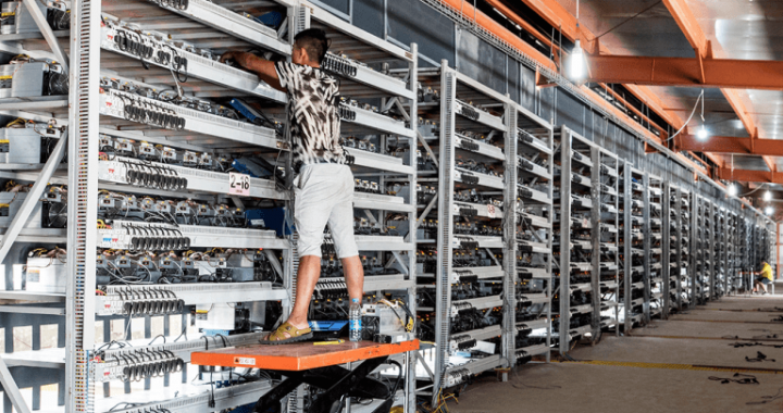 Bitcoin Mining Tightens: Difficulty Hits 110.45 Trillion Amid Revenue Slump