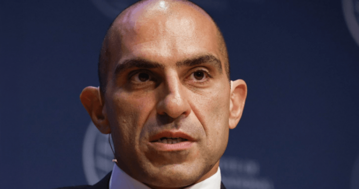 Outgoing CFTC Chair Urges Stronger Crypto Regulation Amid Mainstream Adoption