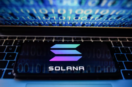Analyst Eyes $387 For Solana As Key Support Levels Strengthen—Details