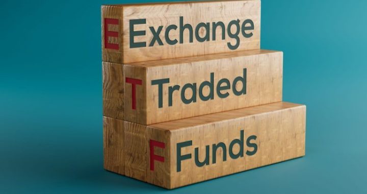 ETF Weekly Recap: Bitcoin ETFs See $560 Million Inflows While Ether ETFs Face $45.51 Million Outflows
