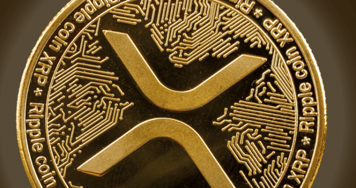 XRP Price Watch: $2.20 Becomes the Battleground for Bulls and Bears