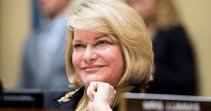 1,000,000 BTC: Senator Lummis Re-introduces Bitcoin Bill