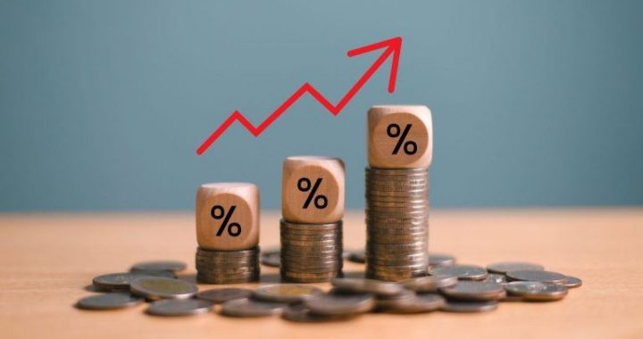 Bitcoin Dips Below $85K as Hot PCE Data Sparks Inflation Fears