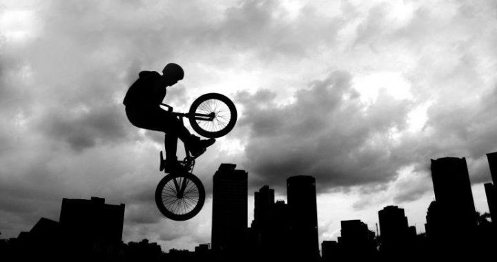 Bitcoin Reclaims $83K as Institutional Buying Ramps Up