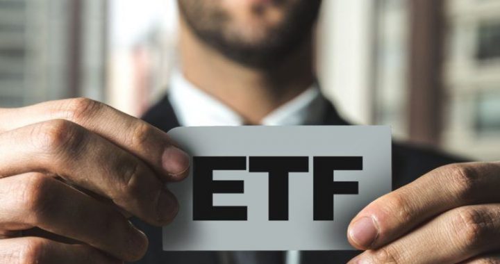Crypto ETFs Remain Under Pressure With $371 Million in Outflows for Bitcoin and $22 Million for Ether