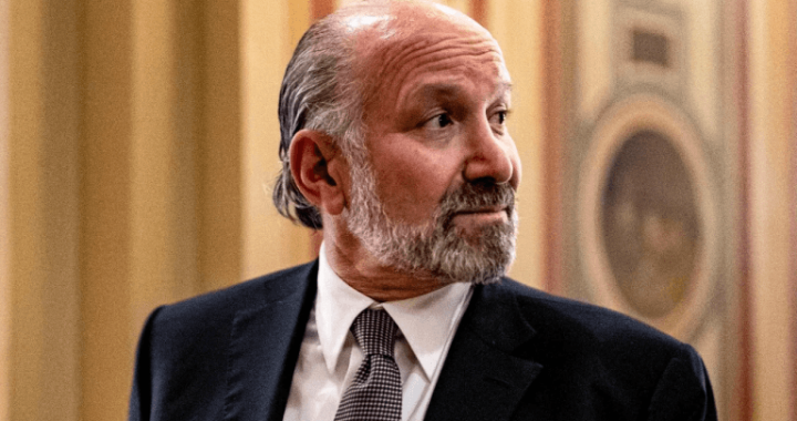 Lutnick Hints at Diverging Crypto Reserve Policies for Bitcoin and Other Digital Assets