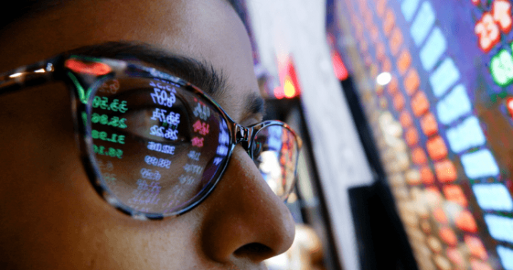 Bitcoin Tumbles Below $83K as Crypto Market Sheds $1 Billion in Liquidations