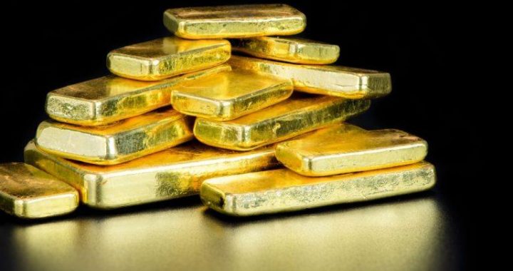 Gold Blows the Lid Again, Spot Reaches Over $3,050 as Markets Anticipate Turmoil