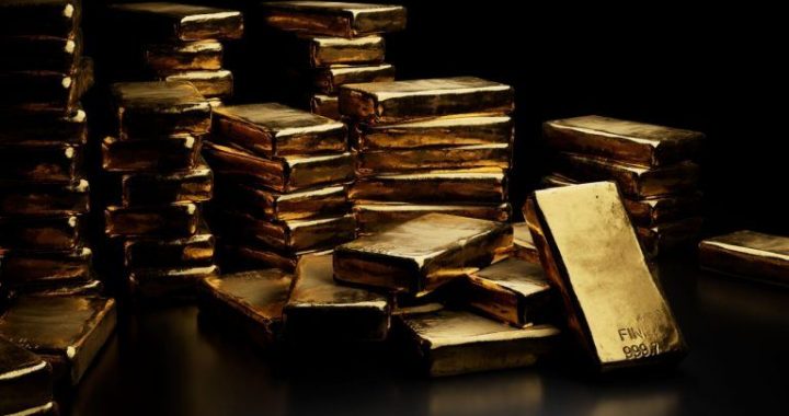 Gold Bulls Unfazed by Pullback, $3,000 Still in Sight
