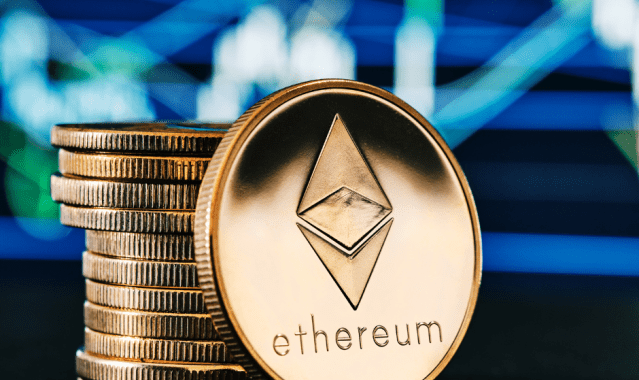 Ethereum Breakdown: Analyst Eyes $1,200 Price Target