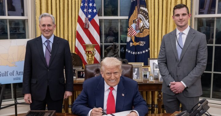 President Trump Executive Director Says U.S. Could Use Tariff Revenue to Build Strategic Bitcoin Reserve