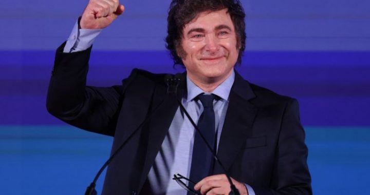 Dollar Reined in After First Currency Control Free Week in Argentina