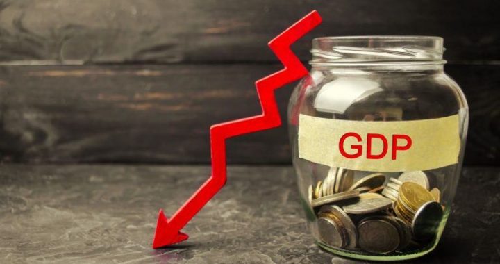 Bitcoin Dips Slightly as US Economy Shrinks