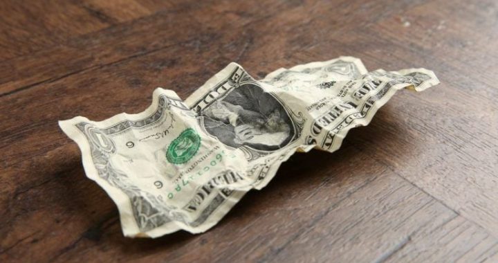 Bitcoin Soars as the US Dollar Tumbles