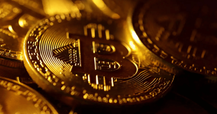 Bitcoin Price Watch: $85K Pivot Sets Stage for Weekend Fireworks