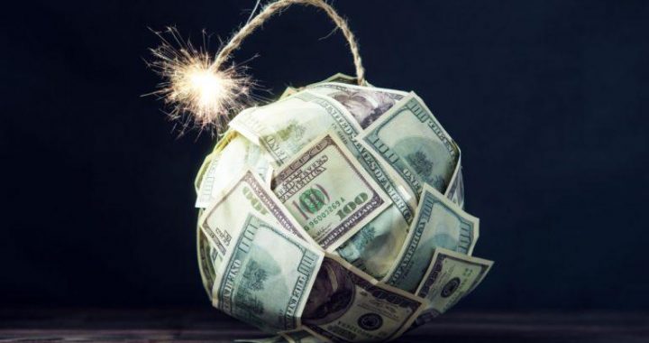 Chinese Expert Links Trump’s Tariffs to Rapid De-dollarization and US Dollar Decline