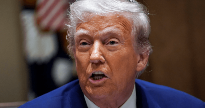 Trump Vows Tariff Windfall Will Wipe out Income Taxes for Millions