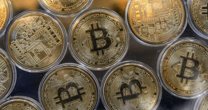 Fidelity Reports Record Bitcoin Exchange Withdrawals Amid Institutional Accumulation