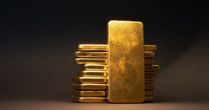 Gold Laughs off Tariffs and the Dollar, Reaches New All-Time High