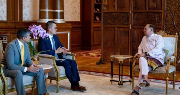 Malaysia Taps Binance Founder for Blockchain Finance Overhaul