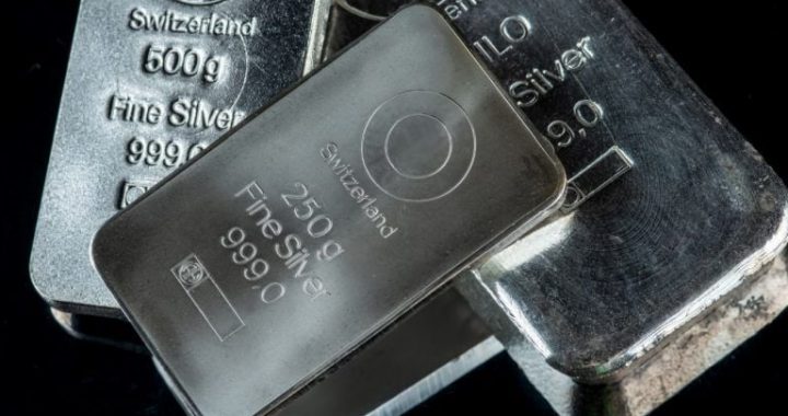 Robert Kiyosaki Says Silver Will Outrun Bitcoin and Gold With Explosive Momentum