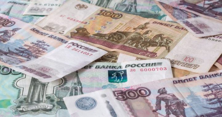A Blow to the Dollar: Russia Reaches Historic Milestone by Paying for Over Half of Its Imports in Rubles