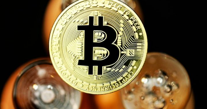 Bitcoin Stays Resilient While Wall Street Stumbles – Details