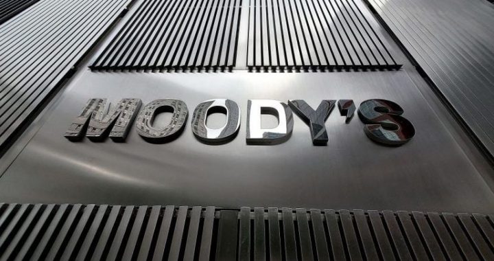Bitcoin Reclaims $105K After Moody’s Downgrades US Credit Rating