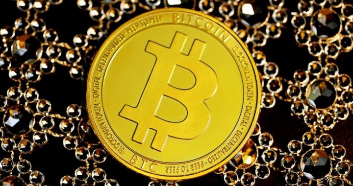 Bitcoin ATH Met With Mixed Whale Reactions – What’s The Market Signal?