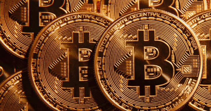 Bitcoin Price Watch: Can Momentum Reignite Above $105,700?