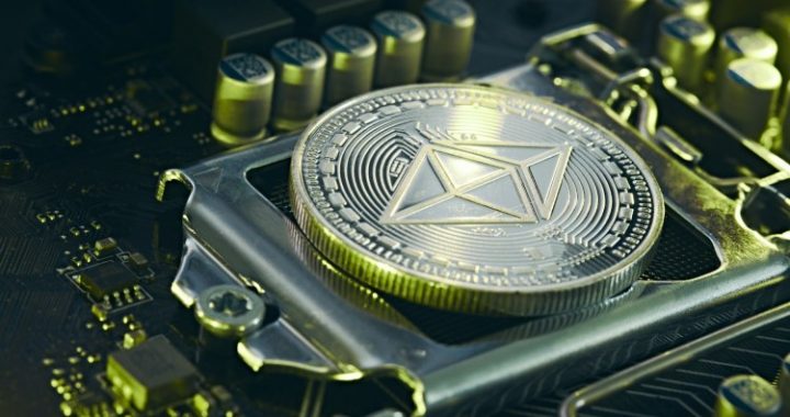 Ethereum Stuck Between Retail Sell-Off And Whale Accumulation, Analyst Explains