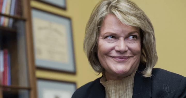 Trump Endorses Senator’s Push for US to Amass Bitcoin Reserves