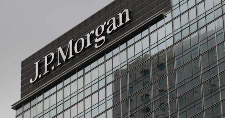 JPMorgan Predicts Bitcoin Will Outgun Gold in 2025 Supercycle Shift