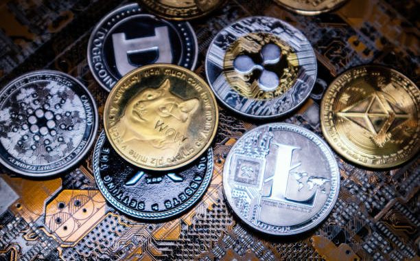 Is Altcoin Season Still Coming? Why Bitcoin Is To Blame Despite Making ATHs