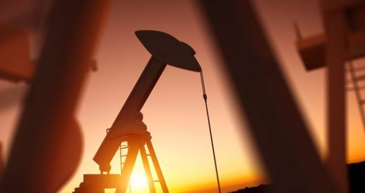 Oil Markets on Knife-Edge With Brent Poised for Violent Breakout Amid War Fears