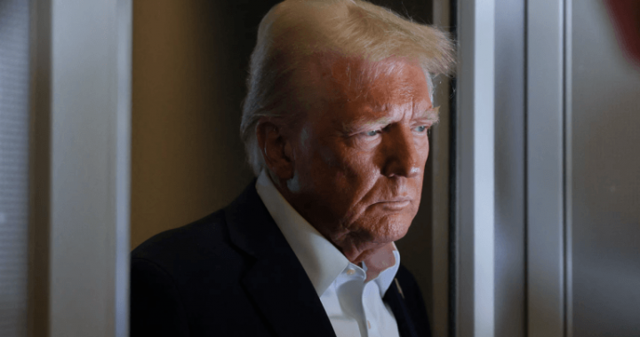 Trump Prepares to Oust Fed Boss Powell, Says New Chair Decision ‘Very Soon’