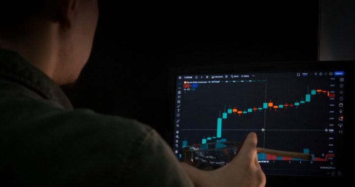 XRP Eyes Breakout As Analysts Predict Rally Alongside Real-World Adoption