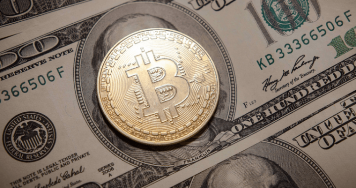 Bitcoin Price Watch: $117.5K to $118K Consolidation Signals Tension Before Breakout