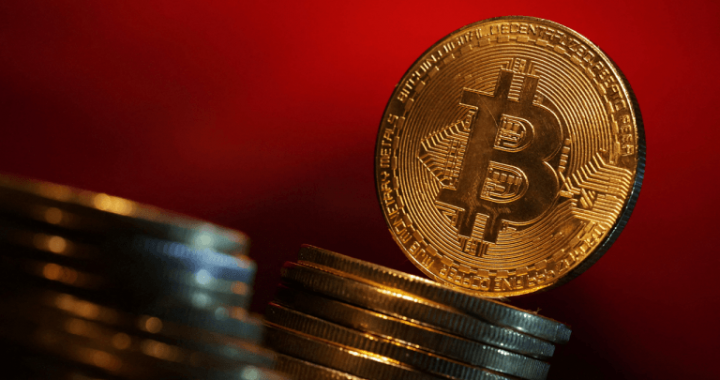 Bitcoin Nosedives Below $113K: ETFs Bleed, Powell’s Jackson Hole Speech on Deck