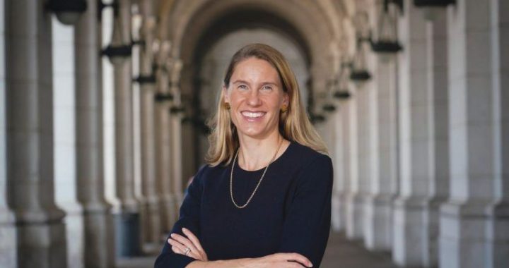 SEC Commissioner Crenshaw Rebuffs Statement on Liquid Staking