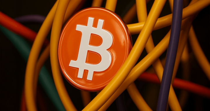 Mining Crunch? Bitcoin Hashrate Slides Below 900 EH/s