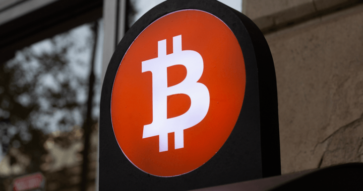 Bitcoin Price Watch: Can BTC Break the Resistance Ceiling or Will Bears Push Back?