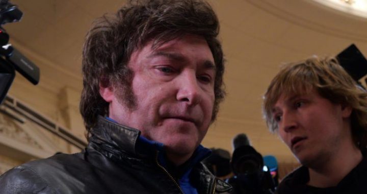 Argentine Peso Stumbles Following Milei’s Defeat in Buenos Aires