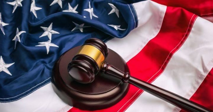 Coinbase CLO Argues Former SEC Crypto Stance Shares Similarities With US Tariffs Case