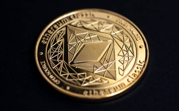 Ethereum and Solana Price Ready To Send Hard? Legendary Analyst Says It’s Time To Pay Attention
