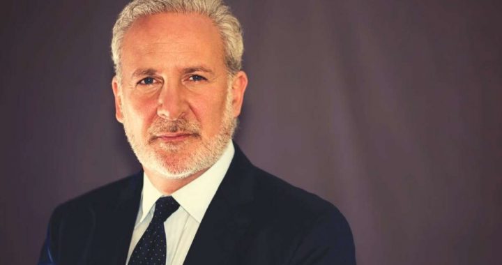 Peter Schiff Dismisses BTC’s ‘Digital Gold’ Status Following Recent Crash