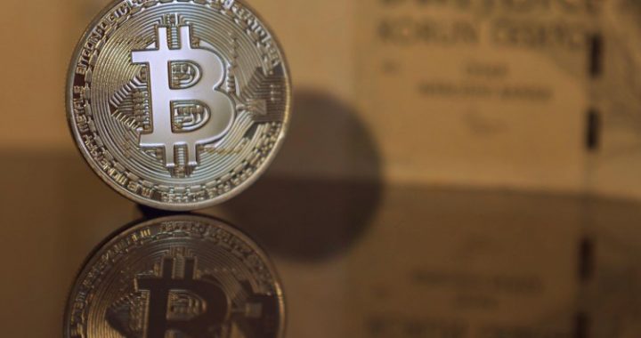 Reclaim Or Retreat? Bitcoin Is Struggling At This Make-Or-Break Zone